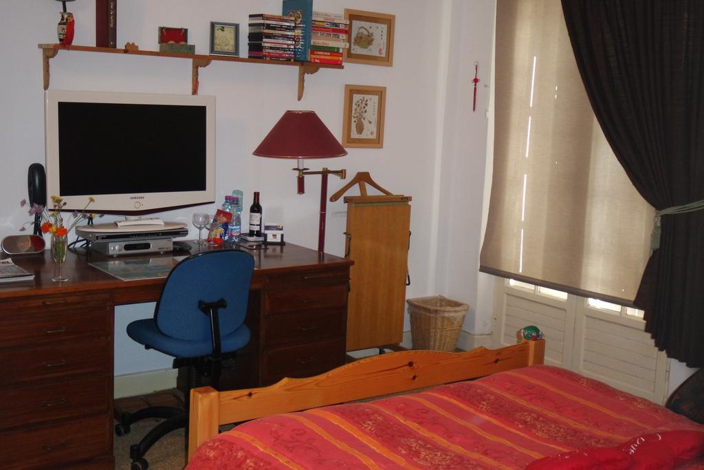 Le Balcon Des Jasses Bed & Breakfast Espere Exterior photo