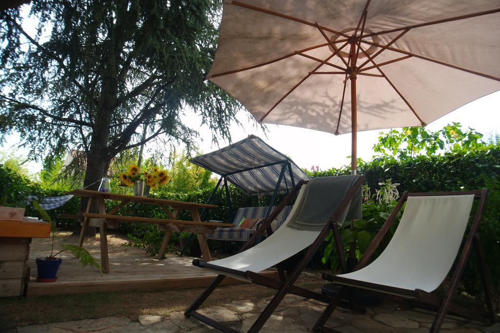 Le Balcon Des Jasses Bed & Breakfast Espere Exterior photo