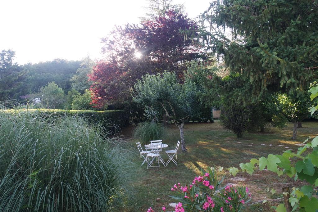 Le Balcon Des Jasses Bed & Breakfast Espere Exterior photo