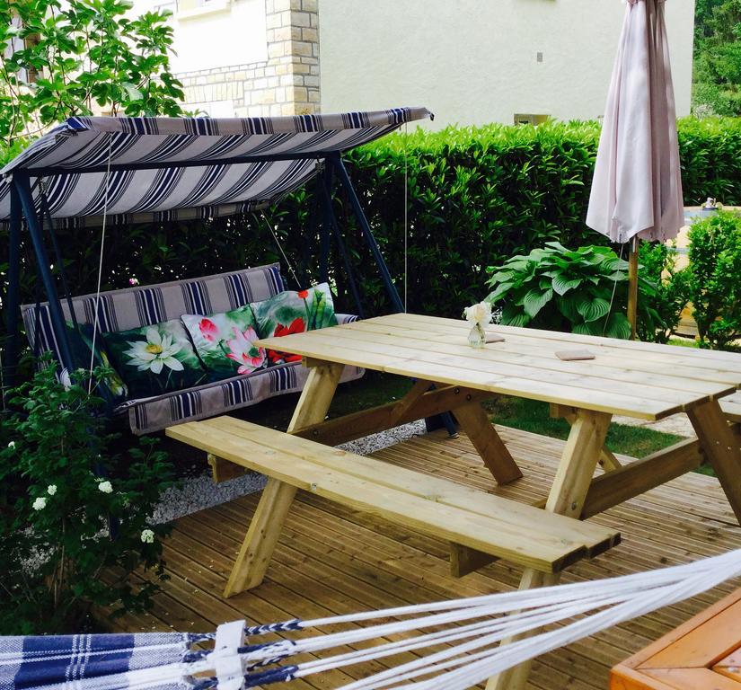 Le Balcon Des Jasses Bed & Breakfast Espere Exterior photo