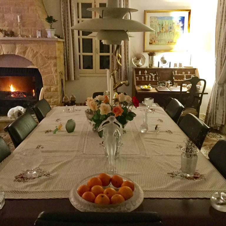 Le Balcon Des Jasses Bed & Breakfast Espere Exterior photo
