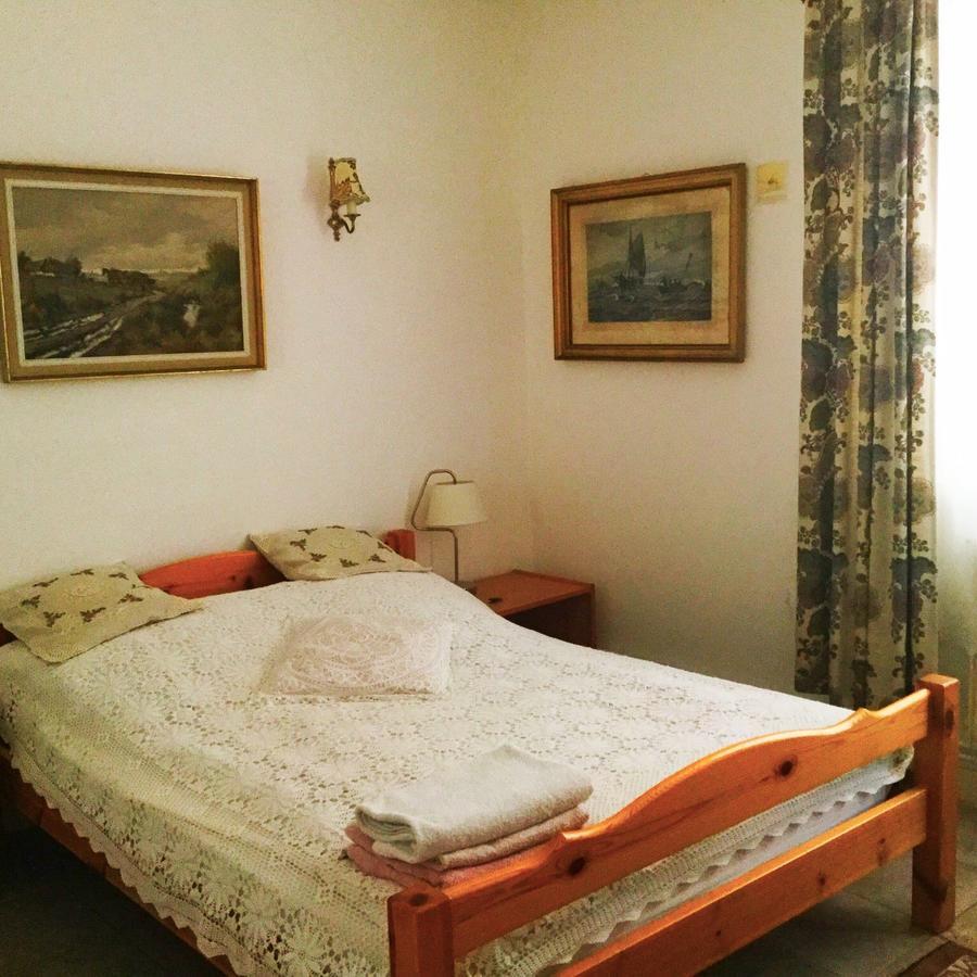 Le Balcon Des Jasses Bed & Breakfast Espere Exterior photo